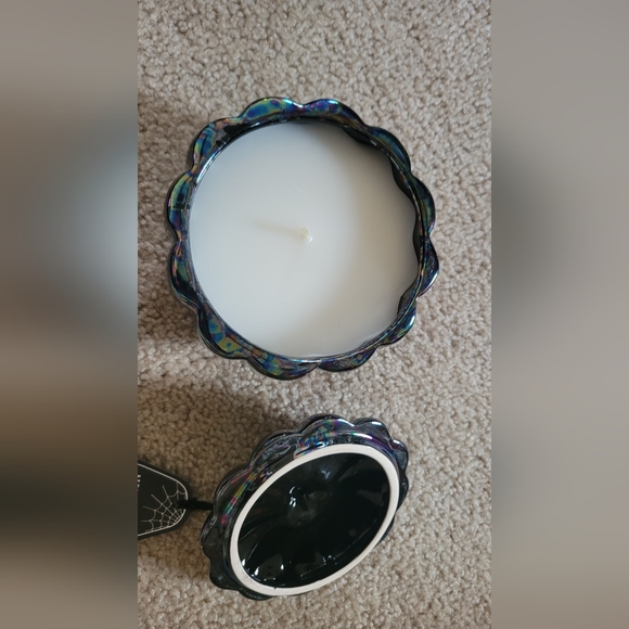 New Northern Lights Midnight Iridescent Ceramic Pumpkin Candle - Black - 12 oz - Picture 3 of 6